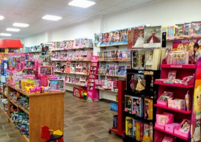 Estantes de juguetes en tienda Toysmaniatic
